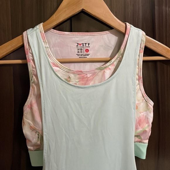 Just F Tank top with padded sports bra by Jacqueline Fernandez. - Picture 5 of 7